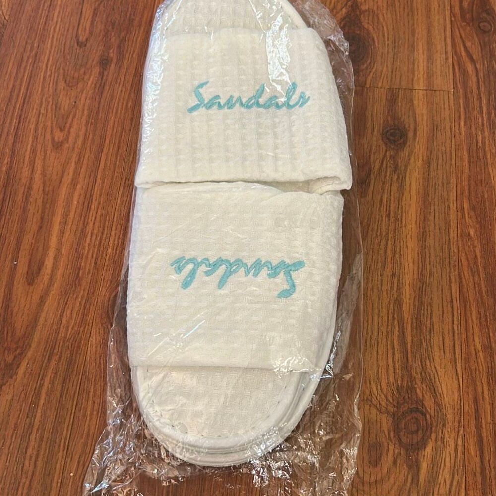 New sandals resort white waffle slippers one size